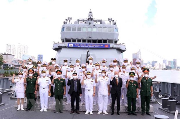 韩国海军海上巡逻训练舰队访问越南胡志明市