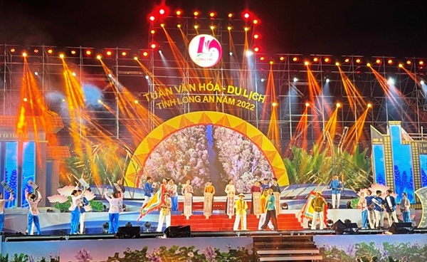 2022年隆安省文化旅游周热闹非凡