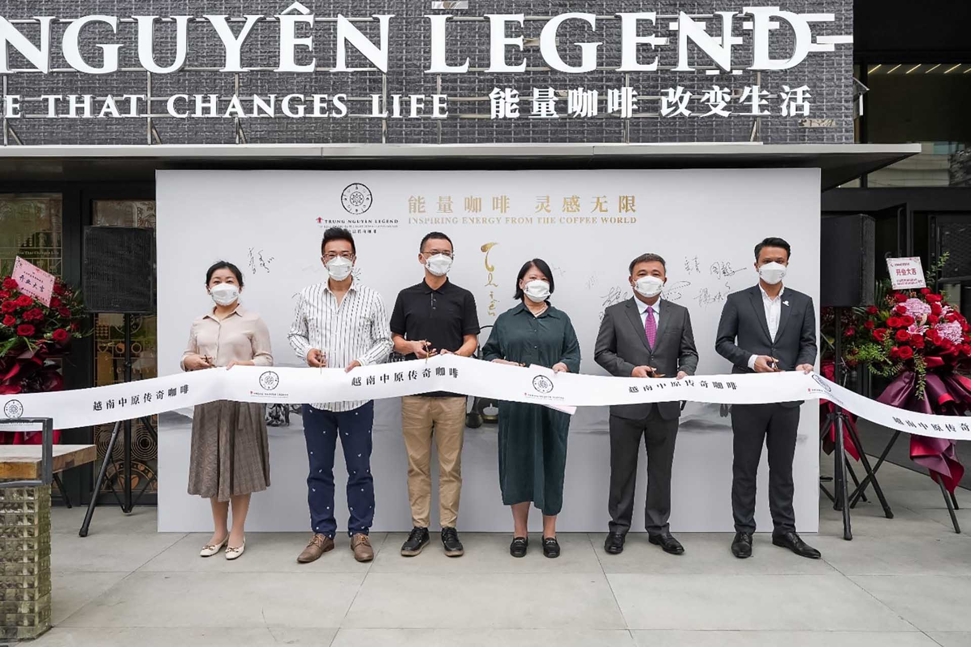 中原传奇集团首家海外旗舰店在中国上海开业