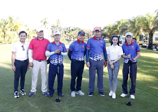 越老建交60周年：越南-老挝高尔夫球友谊赛举行