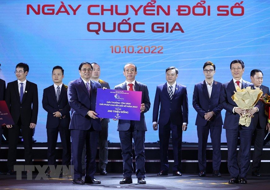 越南政府总理范明正：数字化转型让个人和企业受益于更快、更高效的公共服务