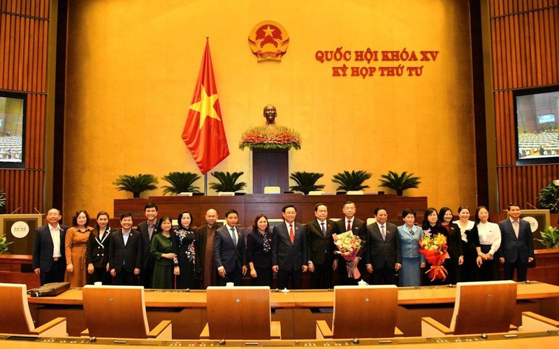 越南第十五届国会第四次会议完成人事工作议程（组图）