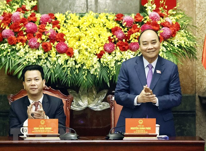 阮春福主席会见河江省先进个人代表