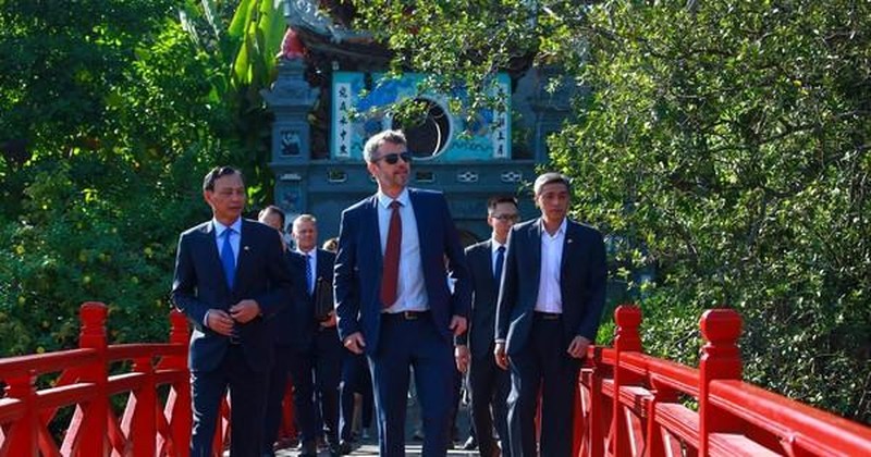 丹麦王储弗雷德里克参观河内市各处文化景点（组图）