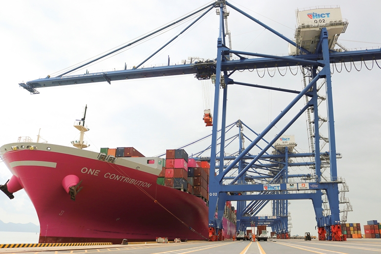 海防新港国际集装箱码头迎来第 100万个标箱