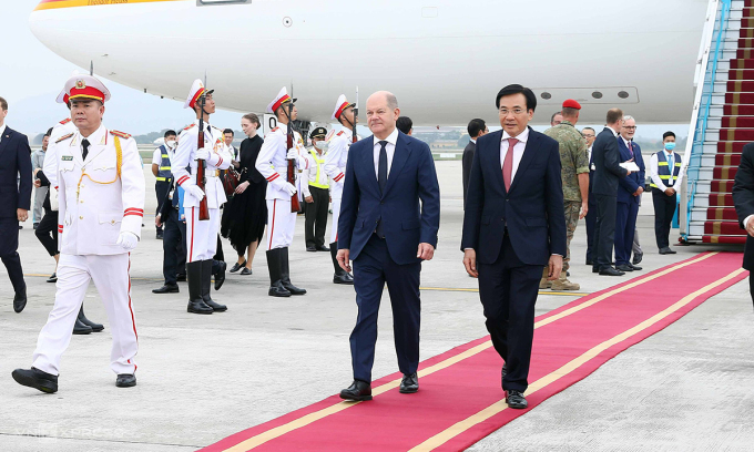 德国总理开始对越南进行正式访问