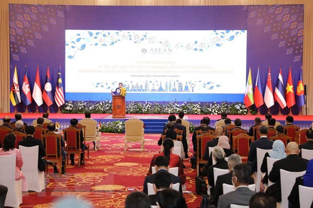 第40届和第41届东盟峰会及相关会议闭幕