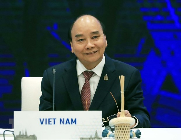 越南国家主席阮春福呼吁加强区域间合作