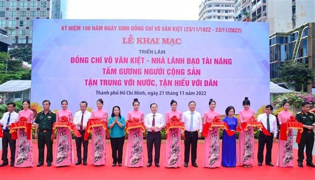 武文杰总理生平事迹图片展在胡志明市举行