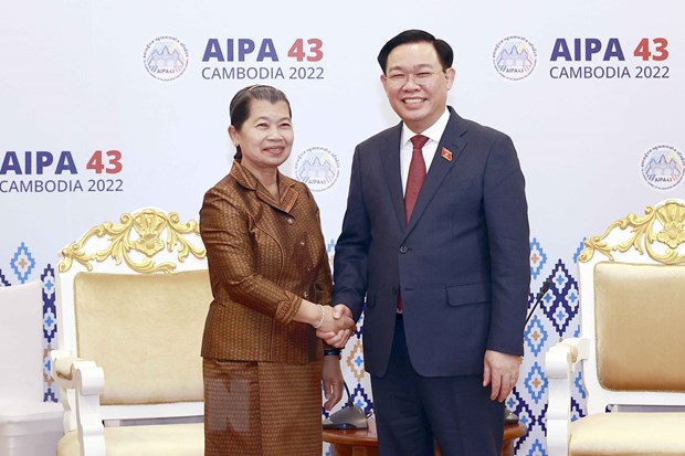 越南国会主席王廷惠会见柬埔寨副首相梅森安