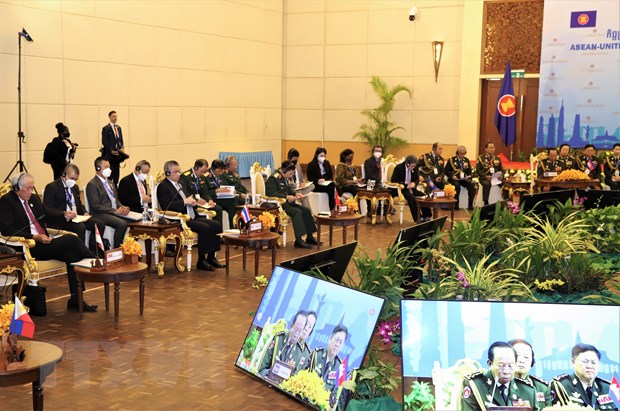 潘文江大将出席东盟与美国和印度防长非正式会晤