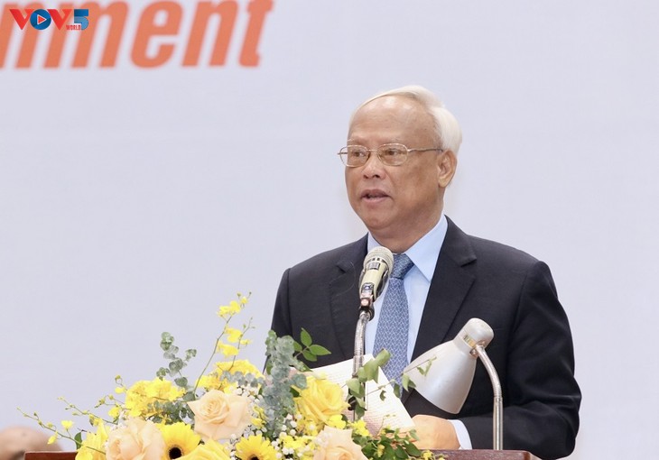 河内和平会议正式开幕