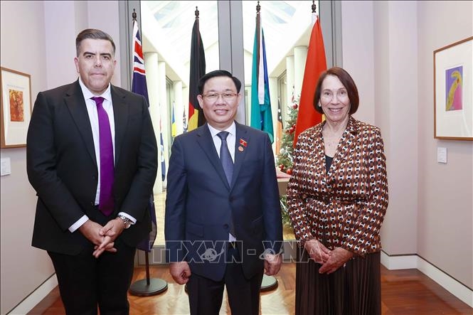 越南国会主席王廷惠会见澳大利亚参议院议长和众议院议长