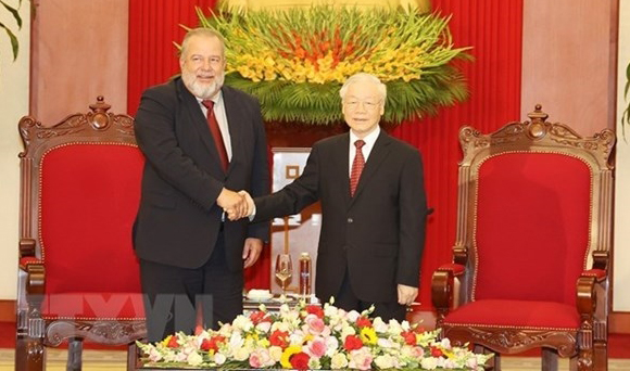越南领导人向古巴领导人致贺电 祝贺两国建交62周年