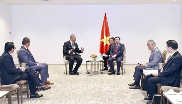 越南国会主席王廷惠会见新西兰企业界代表