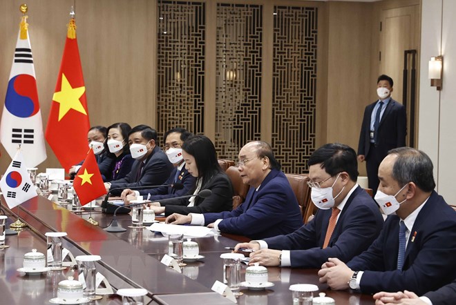 越南国家主席阮春福与韩国总统尹锡悦举行会谈