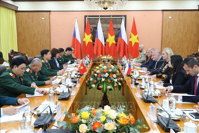 越捷两国防长举行会谈