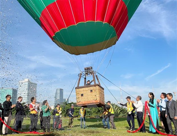 2022年胡志明市热气球节热闹举行