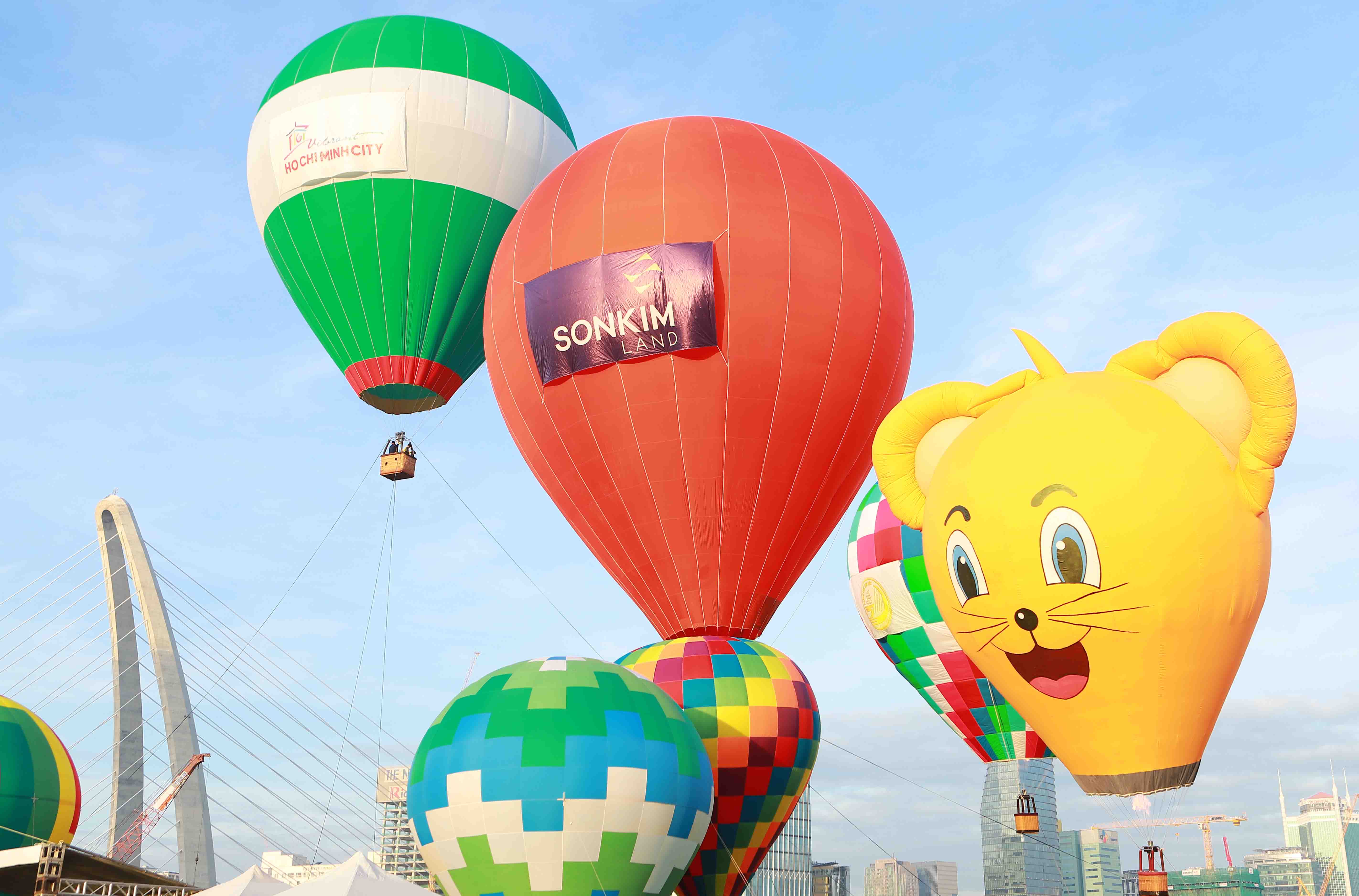 热闹非凡的2022年胡志明市热气球节（组图）