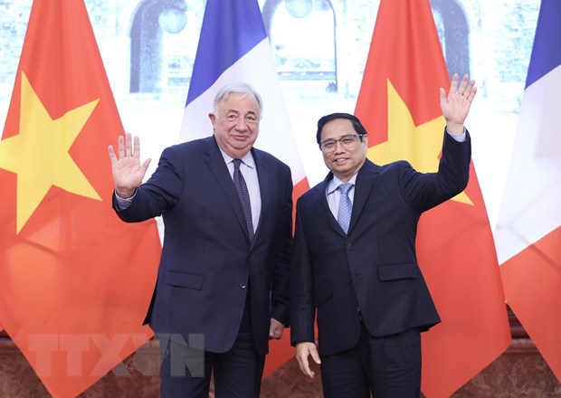 越南政府总理范明正会见法国参议院议长热拉尔·拉尔歇
