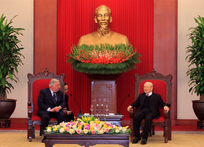 越共中央总书记阮富仲会见法国众议院议长