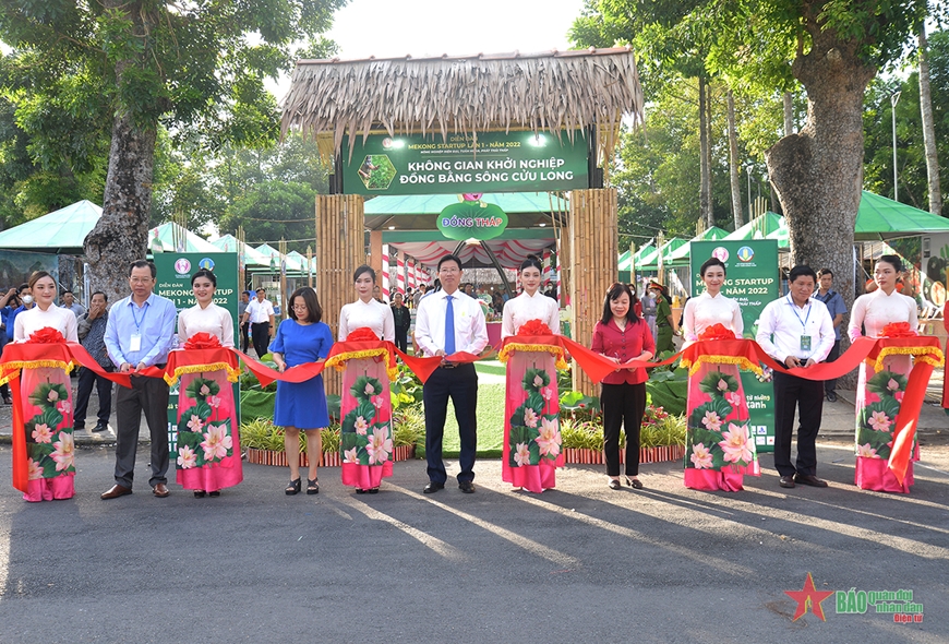 九龙江平原地区应用高新技术农产品展销会举行