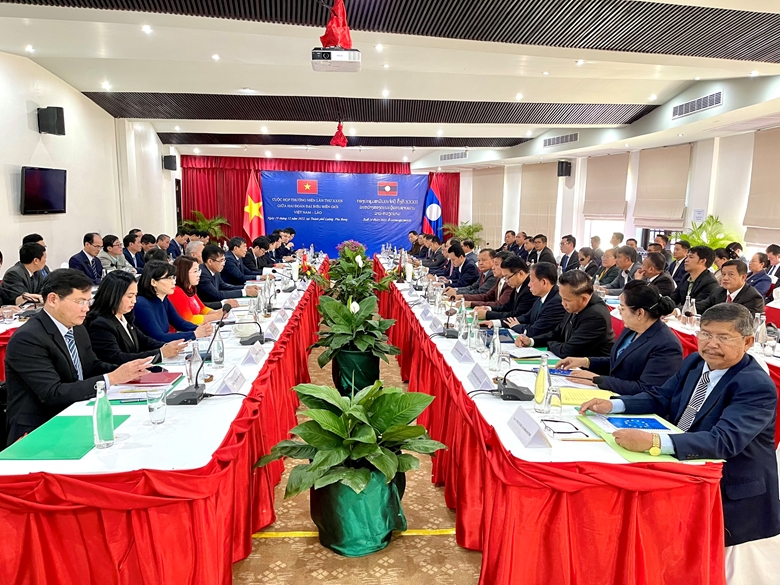 越老维护两国共同边界的和平稳定