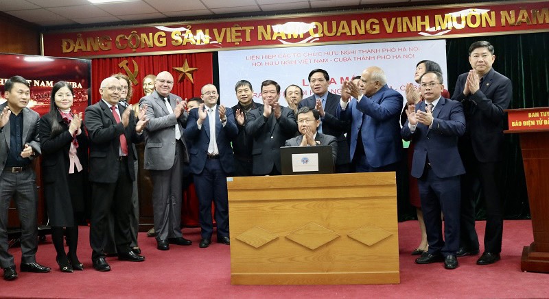 及时且全面宣传越南-古巴友好关系