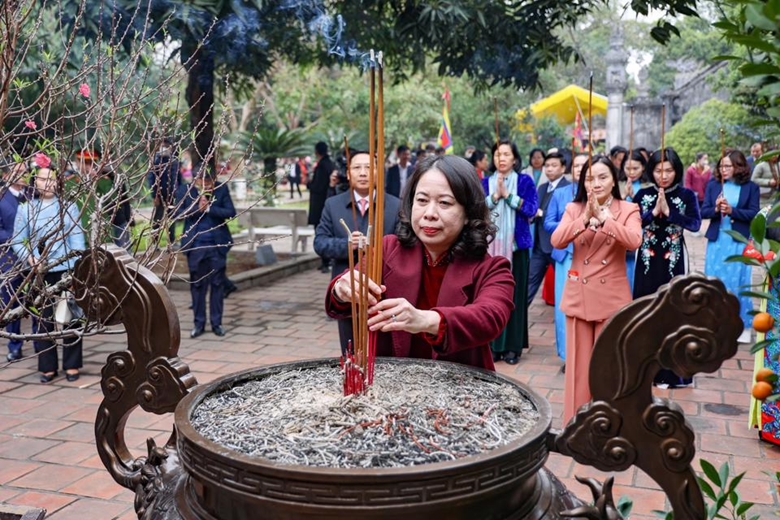 代理国家主席武氏映春出席二征夫人起义1983周年纪念活动