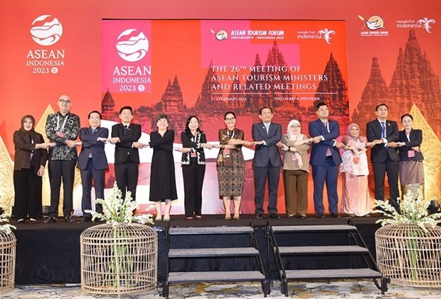 越南代表出席东盟国家旅游机构会议