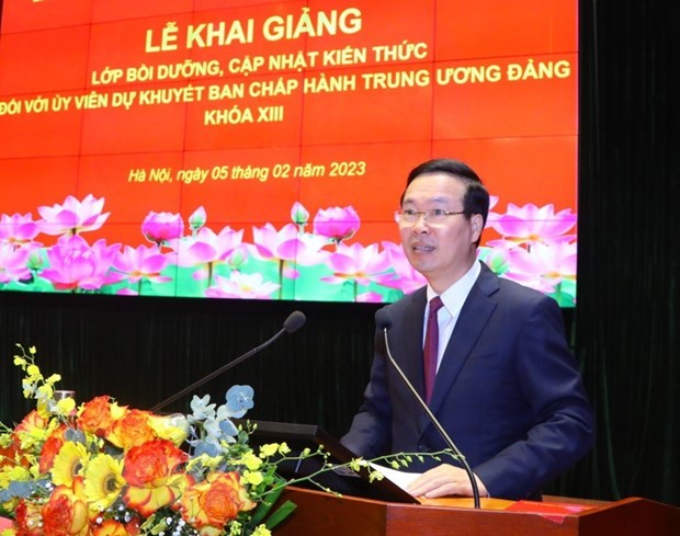 越共第十三届中央委员会候补委员知识更新培训班正式开班