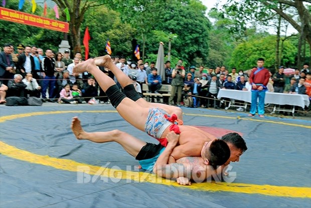 海阳省2023年摔泥泡节热闹举行