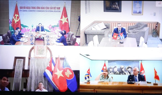越共中央对外部部长黎怀忠与古共中央国际关系部部长罗萨达举行视频会谈