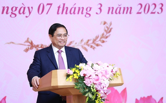 范明正总理会见中央机关女性领导和管理干部代表