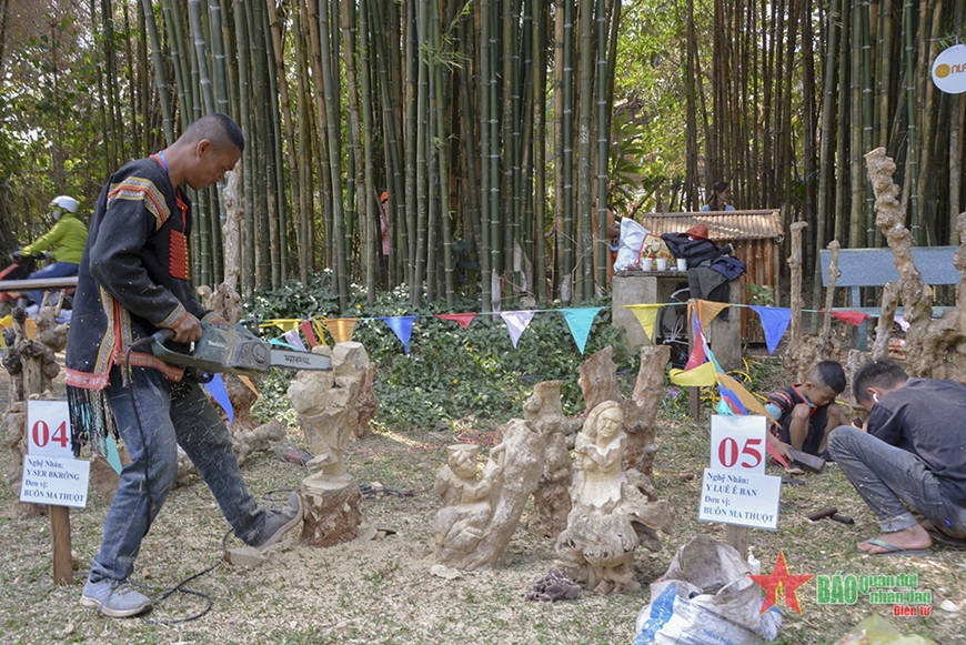咖啡树手工艺品制作比赛闭幕