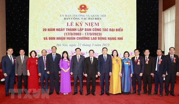 国会主席王廷惠出席越南国会代表工作委员会成立20周年纪念仪式