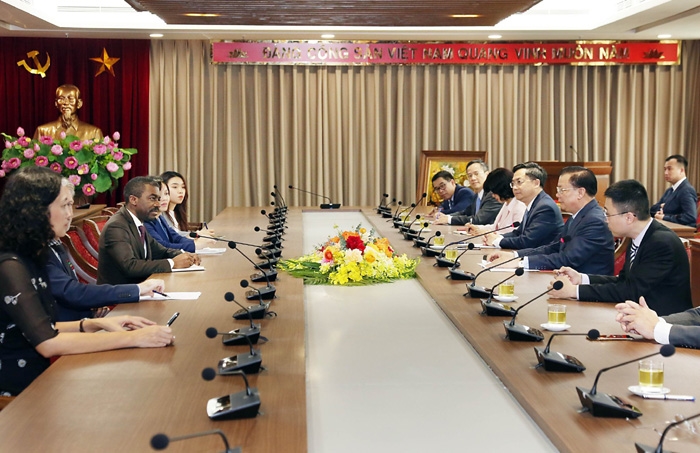 越南开始修复升龙皇城的敬天殿中央空间