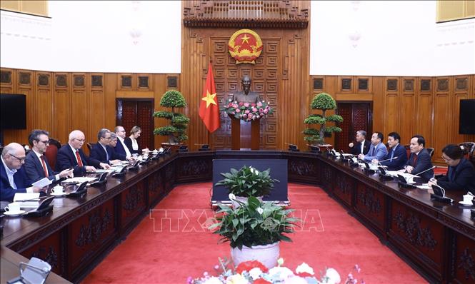 越南政府副总理陈流光会见欧洲议会人权小组委员会主席