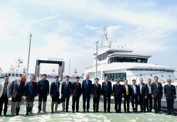 越南公安部长苏林走访日本海岸警卫队