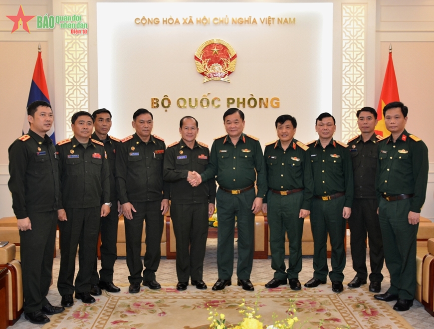 进一步深化越老双边防务关系
