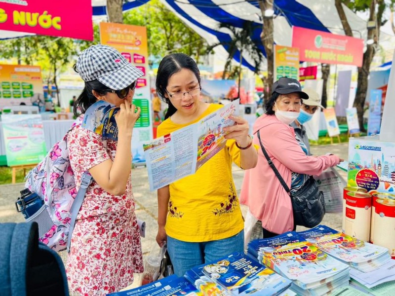 胡志明市旅游节吸引参观者19万多人次