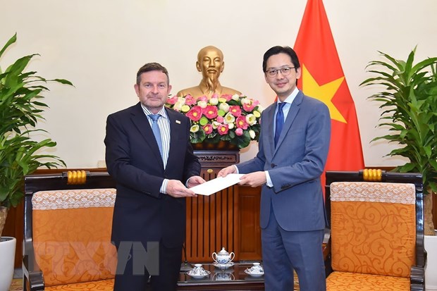 加强越南与法语国家和地区国际组织的合作关系