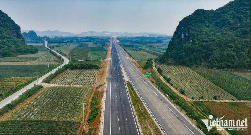 即将通车的跨宁平、清化两省高速公路全景