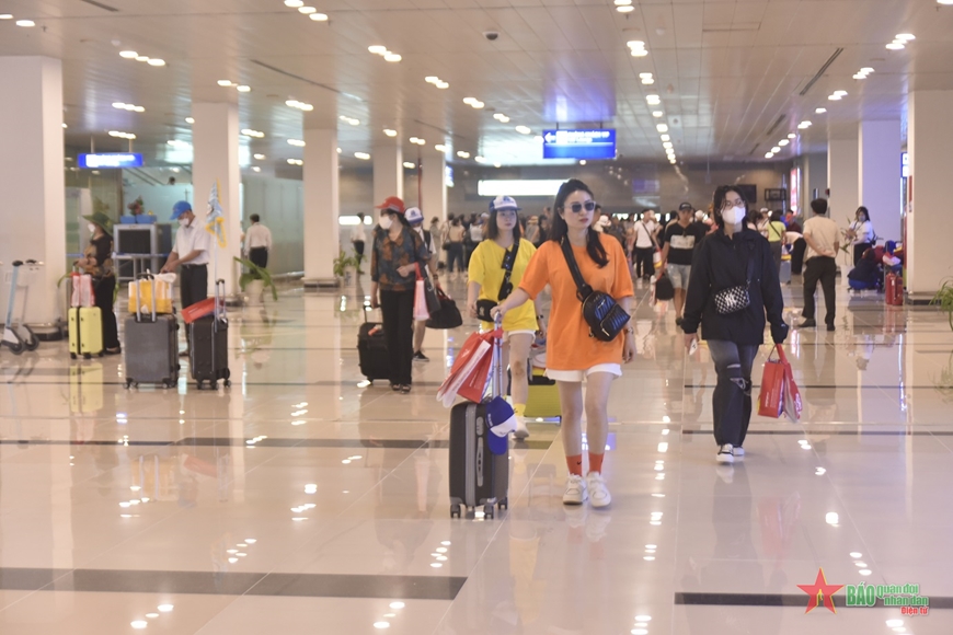 广宁至芹苴往返航线实现首航