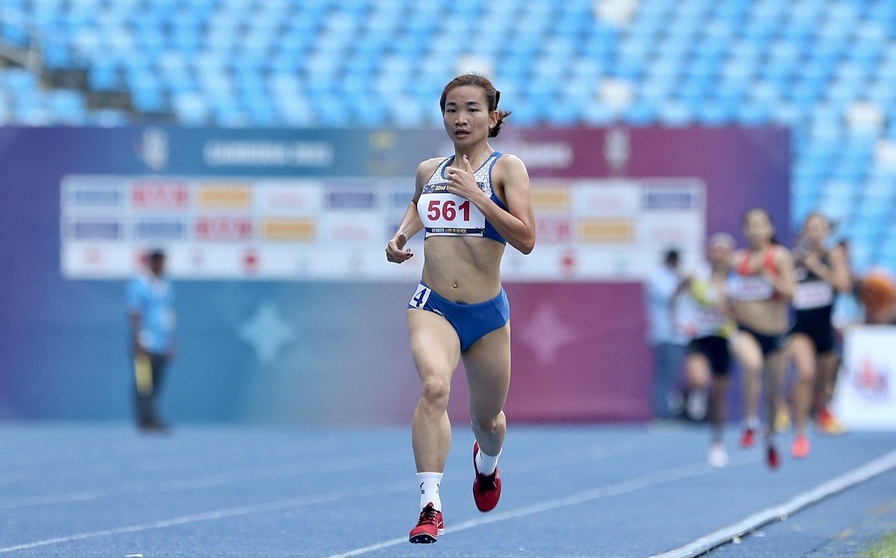 SEA Games 32：法新社钦佩和称赞越南田径运动员阮氏莺的才华