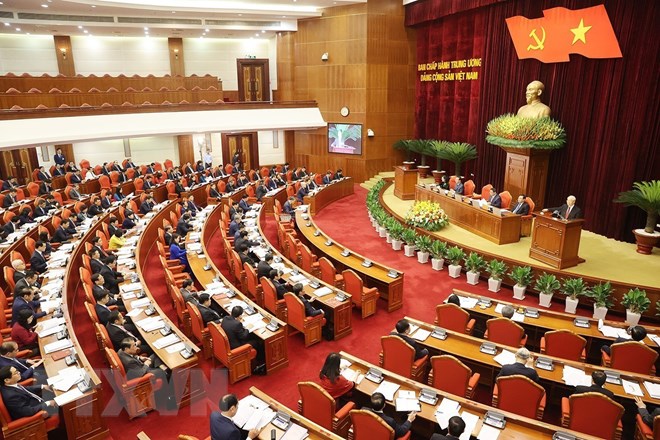 越共第十三届中央委员会中期会议开幕