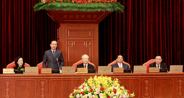 越共第十三届中央委员会任期中期会议公报（第一号）