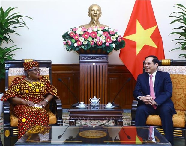 越南外长裴青山会见世贸组织总干事恩戈齐•奥孔乔-伊维拉