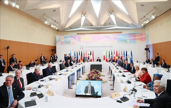 范明正总理出席七国集团峰会扩大会议首轮会议并发表重要讲话