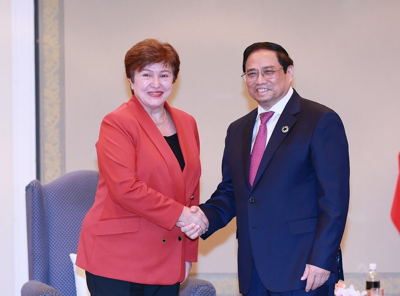 范明正总理会见国际货币基金组织总裁和经合组织秘书长